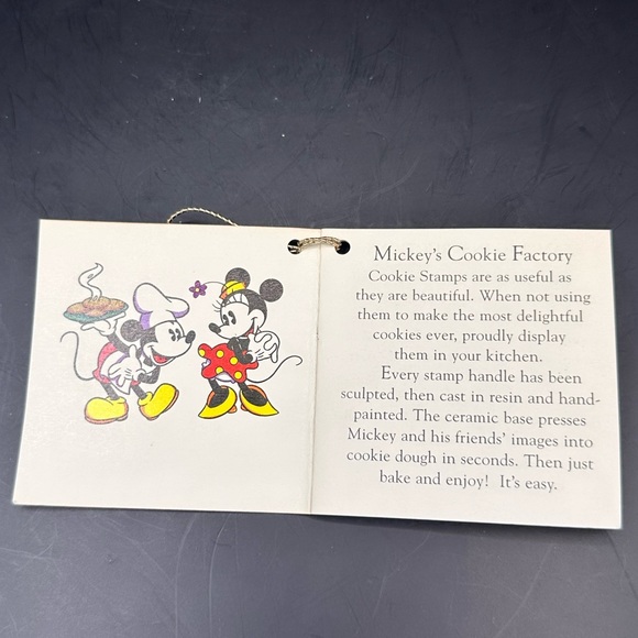 Vintage Disney Collectible Donald Duck Ceramic Cookie Stamp 5” - Picture 7 of 7